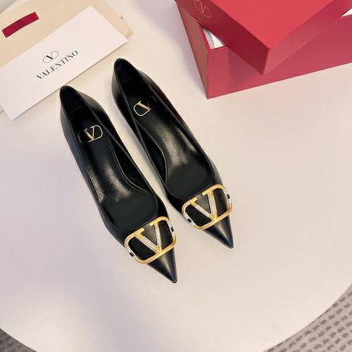 Picture of Valentino Shoes Women _SKUfw155759434fw